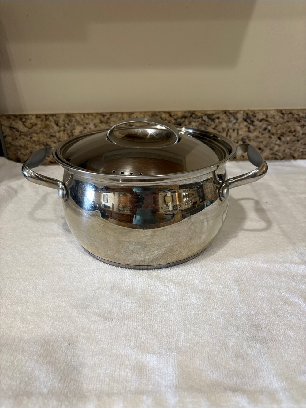 BELGIQUE Stainless Steel 3 QT Soup Pot With Lid.  #20909